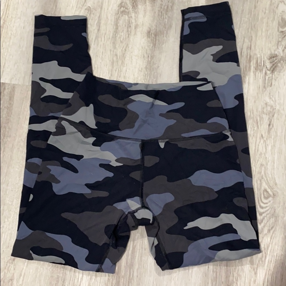 Victoria’s Secret Pink: Camo Leggings